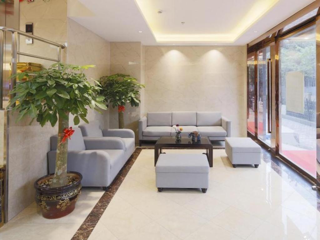 Greentree Railway Station Macao Road